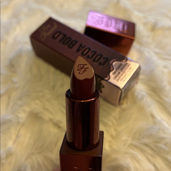 NEW $29 Too Faced Cocoa Bold Lipstick in Triple Fudge - Picture 8 of 9